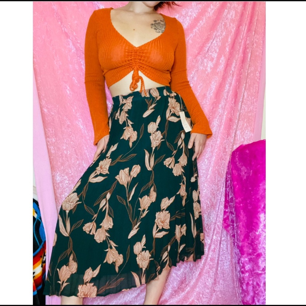FLORAL SKIRT🌿